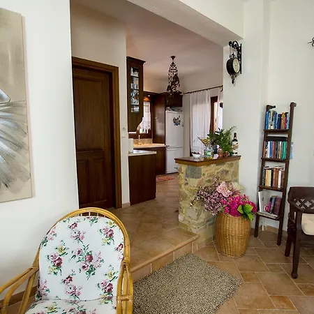 Rustic, Luxurious,garden 70m From The Sea Hébergement de vacances Kalyves Polygyrou
