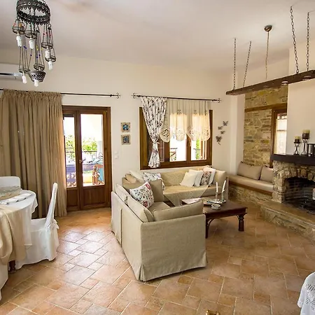 Rustic, Luxurious,garden 70m From The Sea Kalyves Polygyrou
