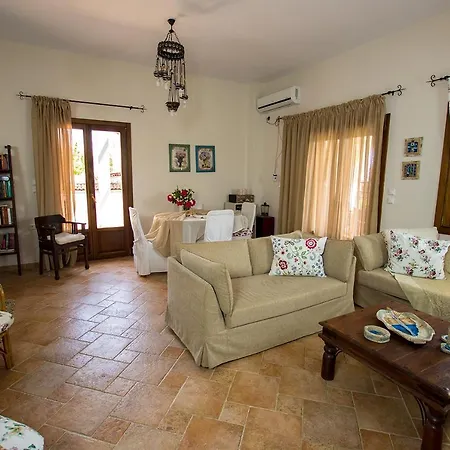 Hébergement de vacances Rustic, Luxurious,garden 70m From The Sea