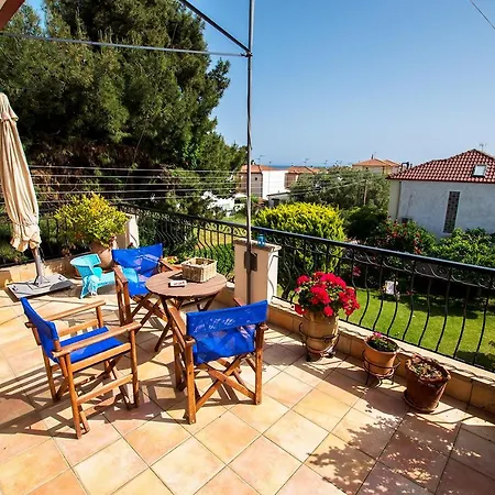 Rustic, Luxurious,garden 70m From The Sea Hébergement de vacances Kalyves Polygyrou