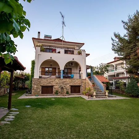 Hébergement de vacances Rustic, Luxurious,garden 70m From The Sea