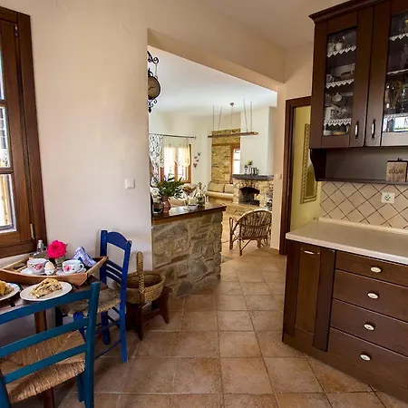 Rustic, Luxurious,garden 70m From The Sea Hébergement de vacances Kalyves Polygyrou
