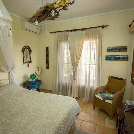 Rustic, Luxurious,garden 70m From The Sea Hébergement de vacances Kalyves Polygyrou