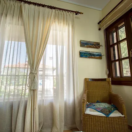 Hébergement de vacances Rustic, Luxurious,garden 70m From The Sea