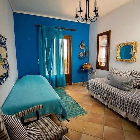 Rustic, Luxurious,garden 70m From The Sea *