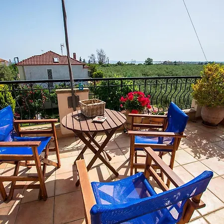 Rustic, Luxurious,garden 70m From The Sea Hébergement de vacances *