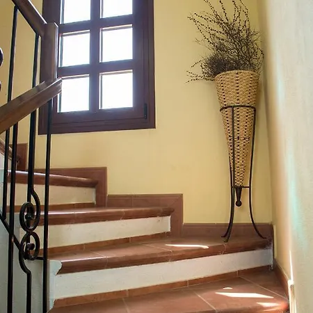 Rustic, Luxurious,garden 70m From The Sea Hébergement de vacances