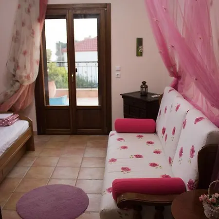 Rustic, Luxurious,garden 70m From The Sea Kalyves Polygyrou