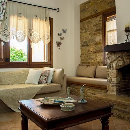 Rustic, Luxurious,garden 70m From The Sea Hébergement de vacances *